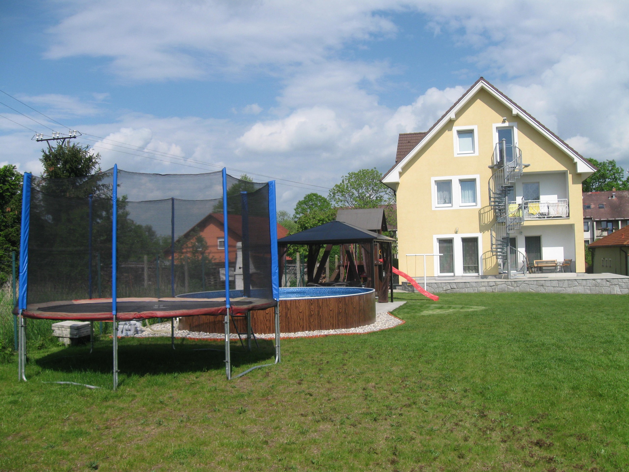Objekt ubytování Na vyhlídce v Třeboni – Břilicích se zahradou, bazénem a trampolínou